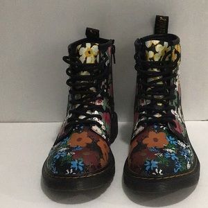 Dr.Martens floral print combat boots Girl Size 4M